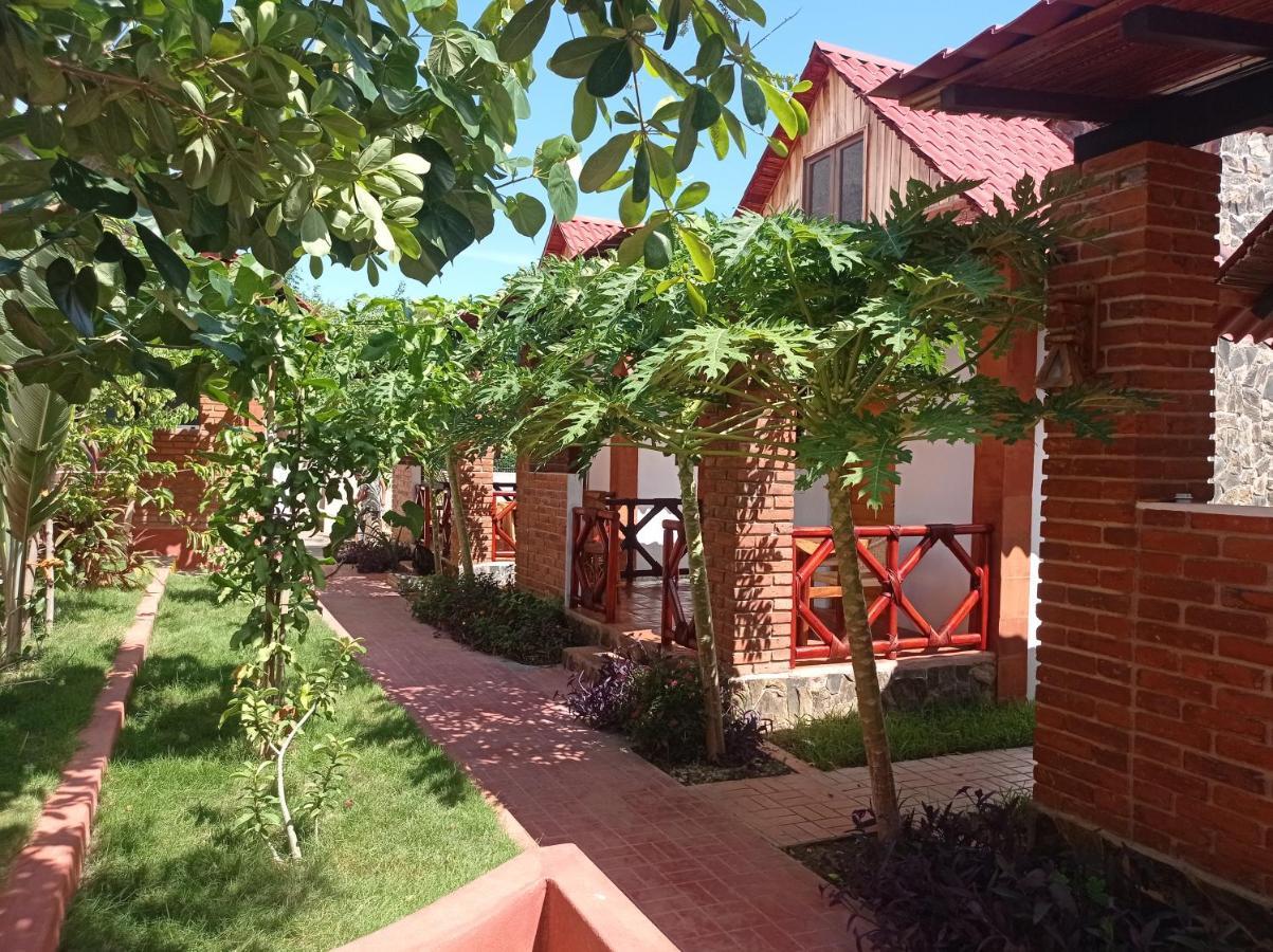 Bungalows Y Cabanas, Las Barracas De La Barra Малукано Экстерьер фото
