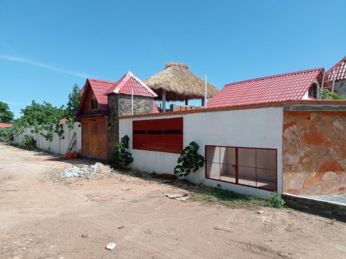 Bungalows Y Cabanas, Las Barracas De La Barra Малукано Экстерьер фото