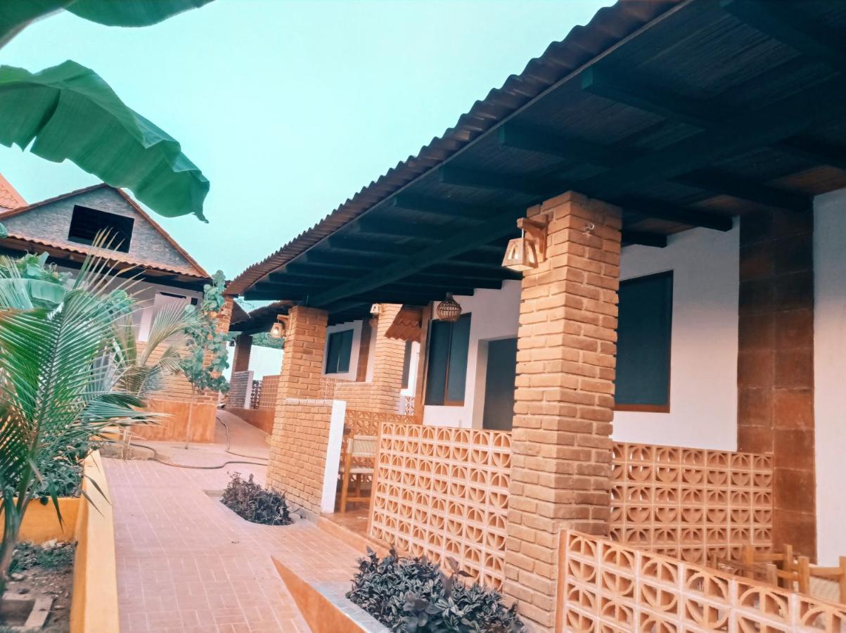 Bungalows Y Cabanas, Las Barracas De La Barra Малукано Экстерьер фото